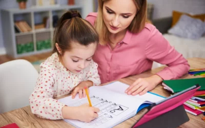 Accompagner l’enfant autiste à l’école : des solutions pour une scolarité épanouissante